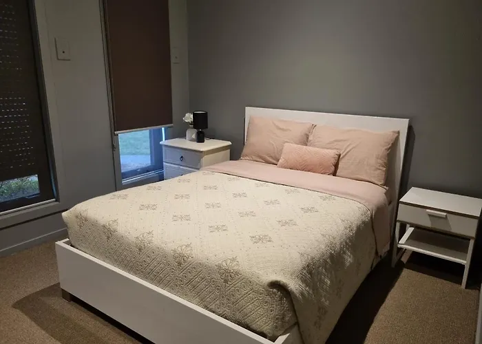 Peaceful 3 Bedroom House In Melton Vic