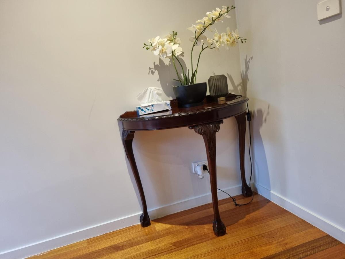 Peaceful 3 Bedroom House In Vic Melton South